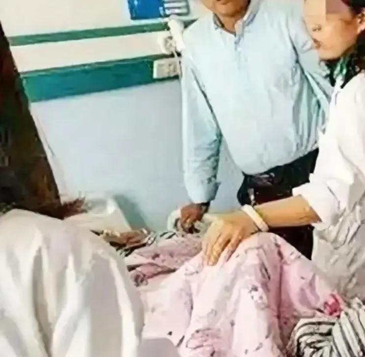 产检随口闲聊，竟救下两条小生命
 
谁能料到产检时的一句家常话，硬生生救了两个男