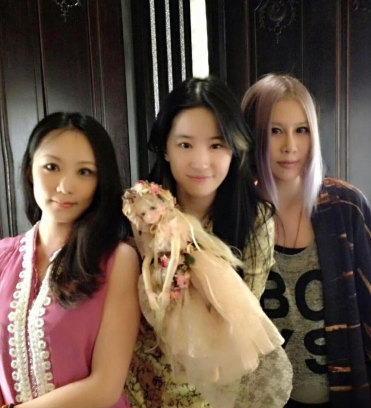 刘亦菲早期合照 又甜又酷😎 