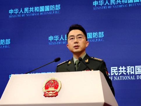 国防部发布会，一个记者突然抛出个尖锐问题：要是日方强行登钓鱼岛，怎么办？
国防部