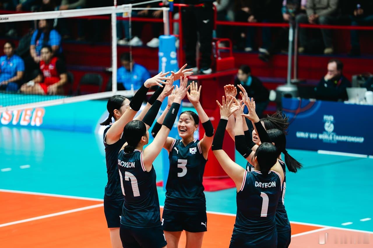 国际排坛动态韩国女排韩国队3-0（25-21/25-18/25-14）菲律宾队首