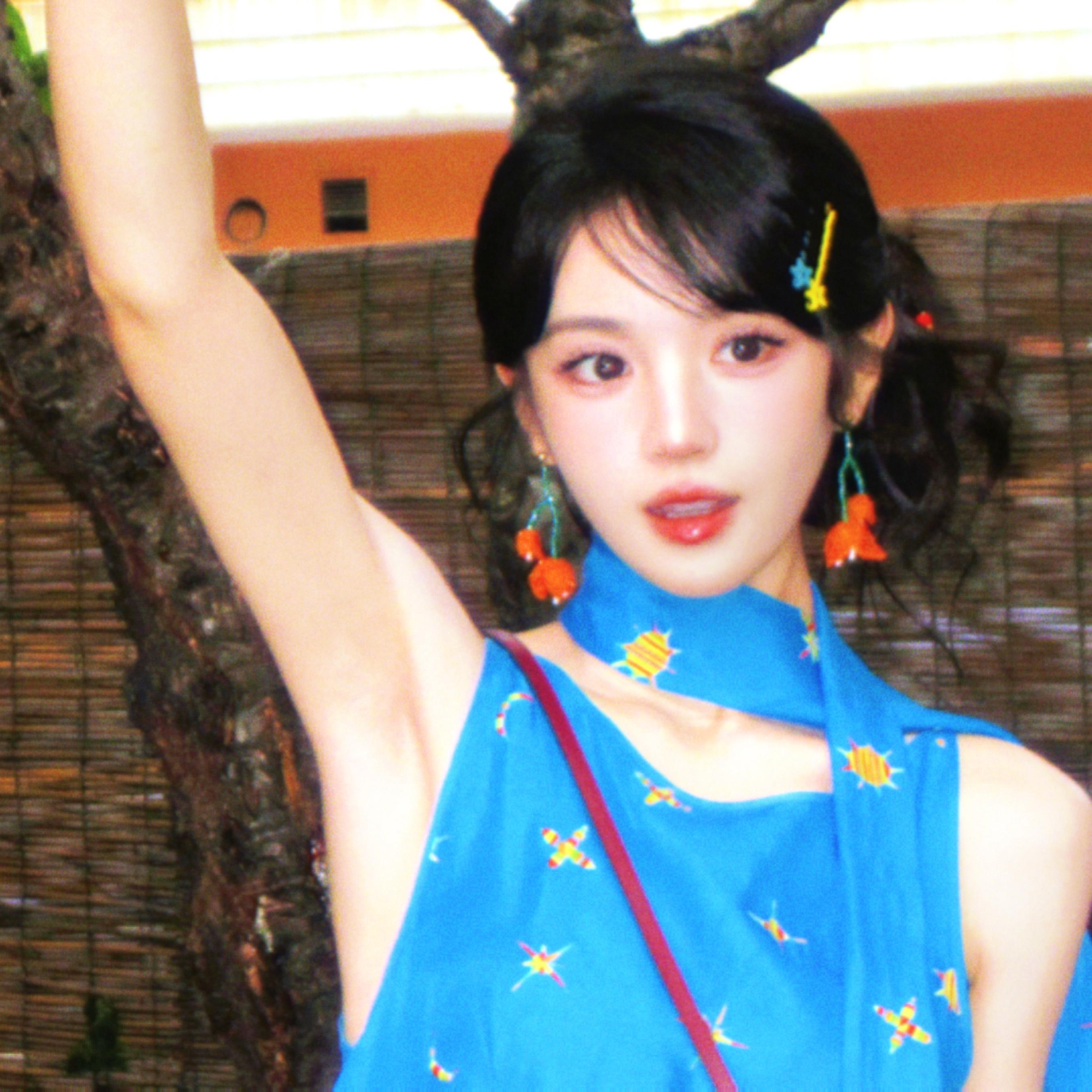 田曦薇｜复古头像🫧𝓑𝓵𝓾𝓮🩵 *•✩·.•田曦薇 ​​​