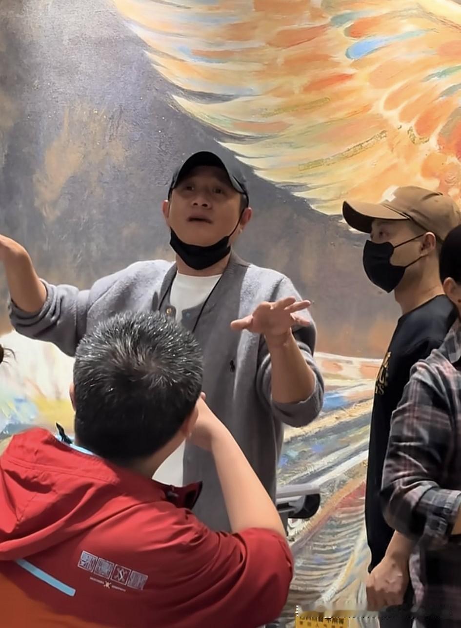 文章今天在八号院儿干的事，我是真没想到啊，今天星期六，上海下着雨，又刮着风，但还