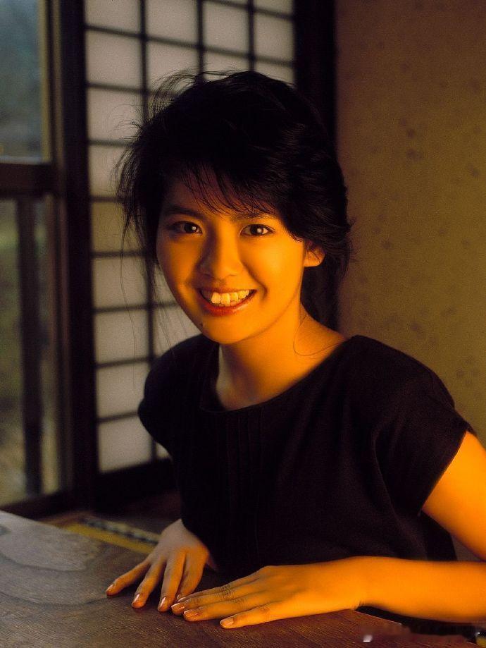 80年代的南野阳子 