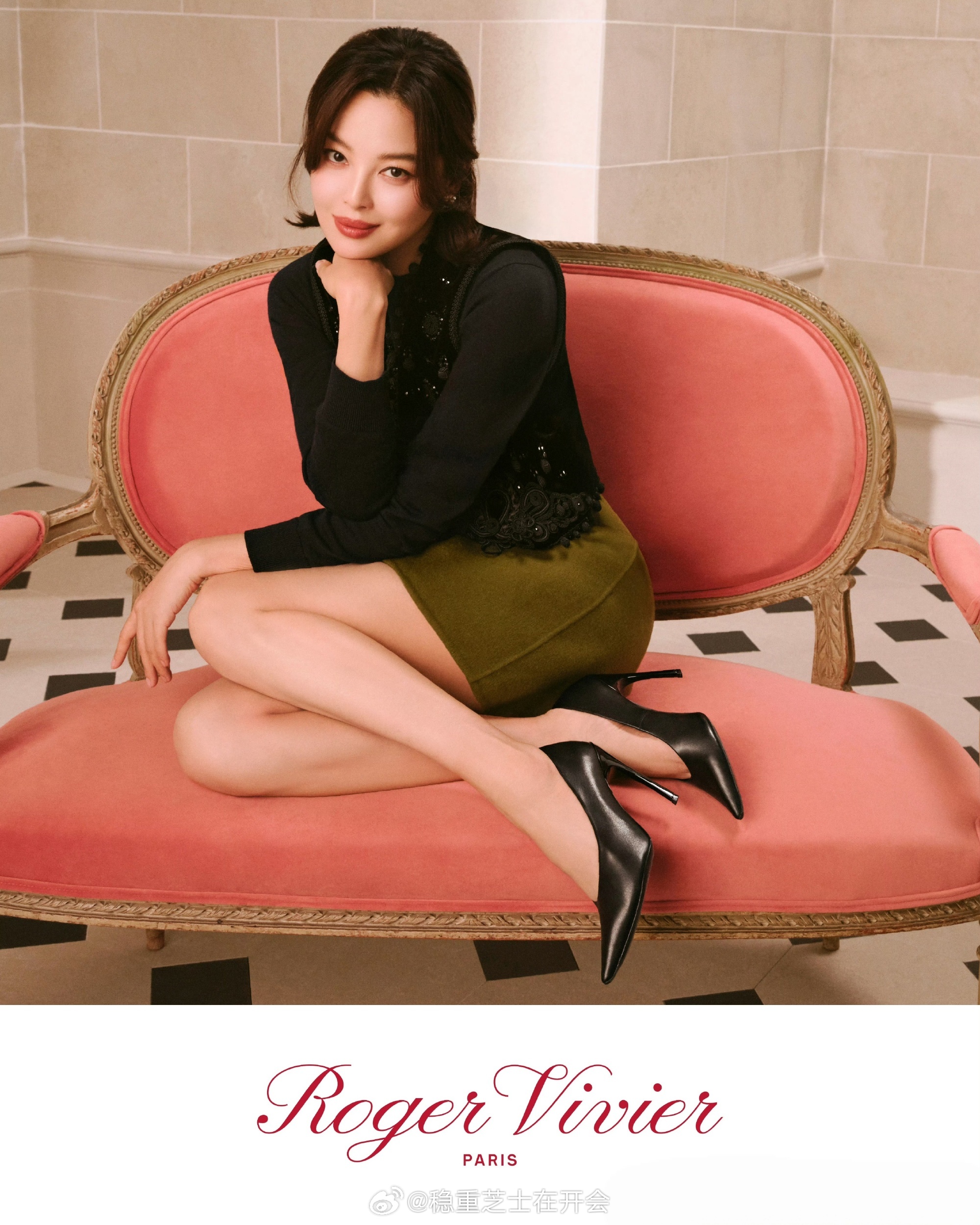 辛芷蕾｜Roger Vivier 2026秋冬广告大片全球品牌代言人辛芷蕾再度出
