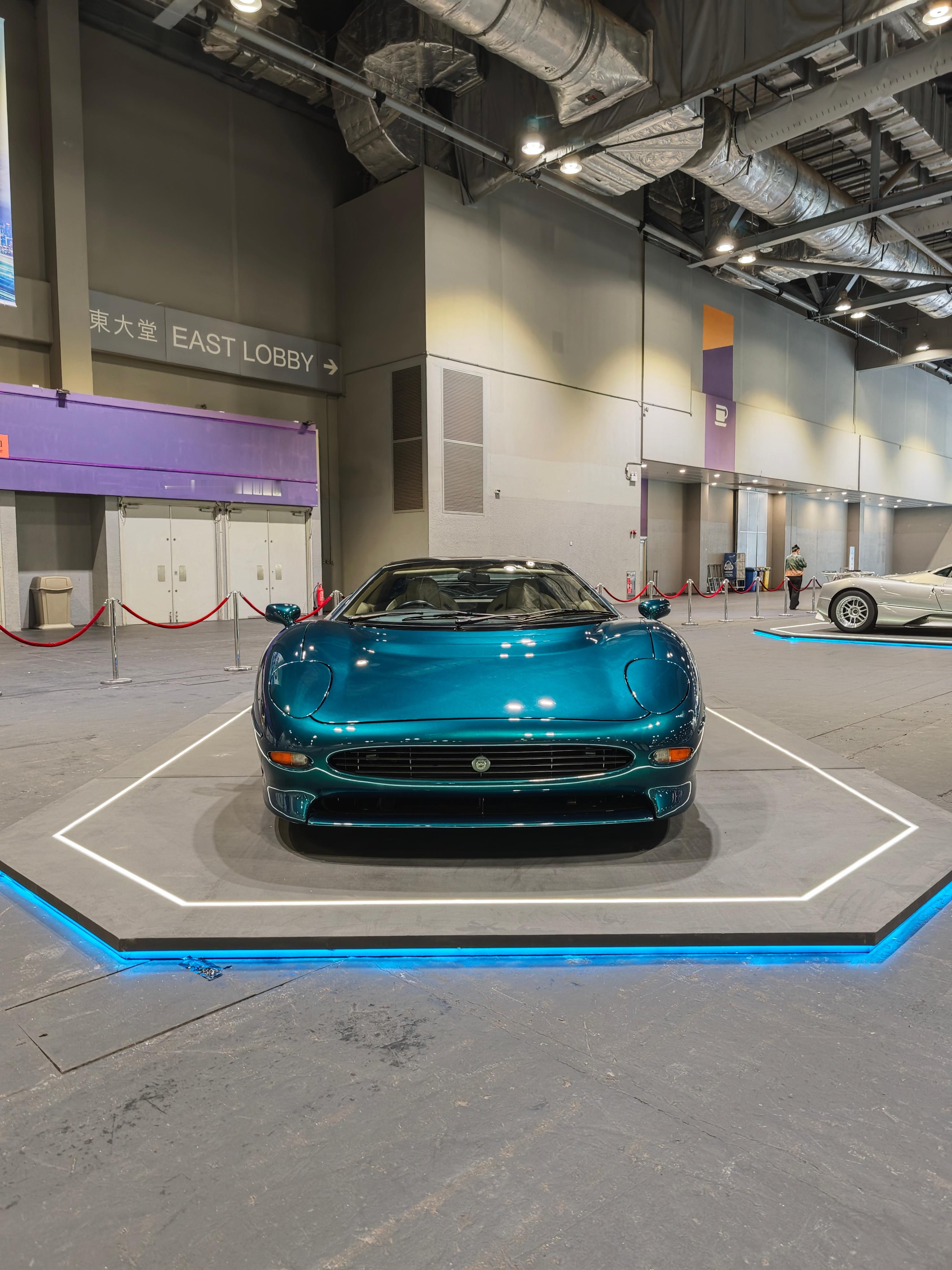 shen车视界 XJ220，拥有90年代超级跑车应该有的一切元素，除了一台V12