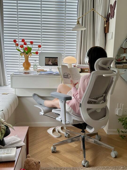 转角飘窗改造的办公区🥰打工人的松弛神器🪑
