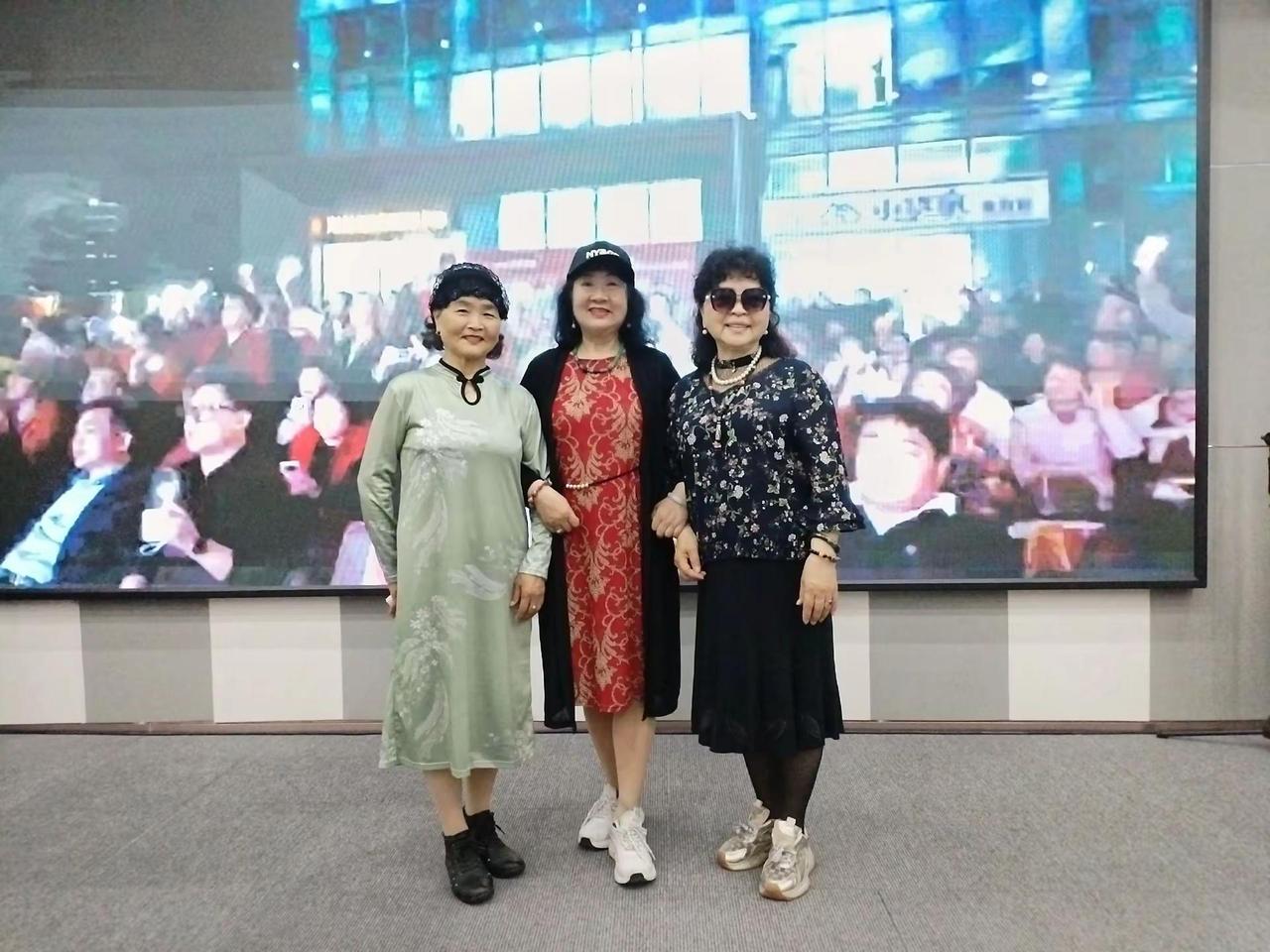 开心快乐活到老
