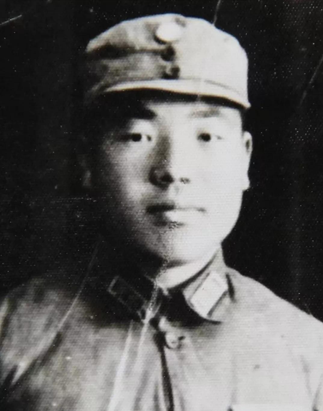王志贤（1917—1946.8.26），化名丁超、王甫一、王明哲，陕西省宝鸡市凤