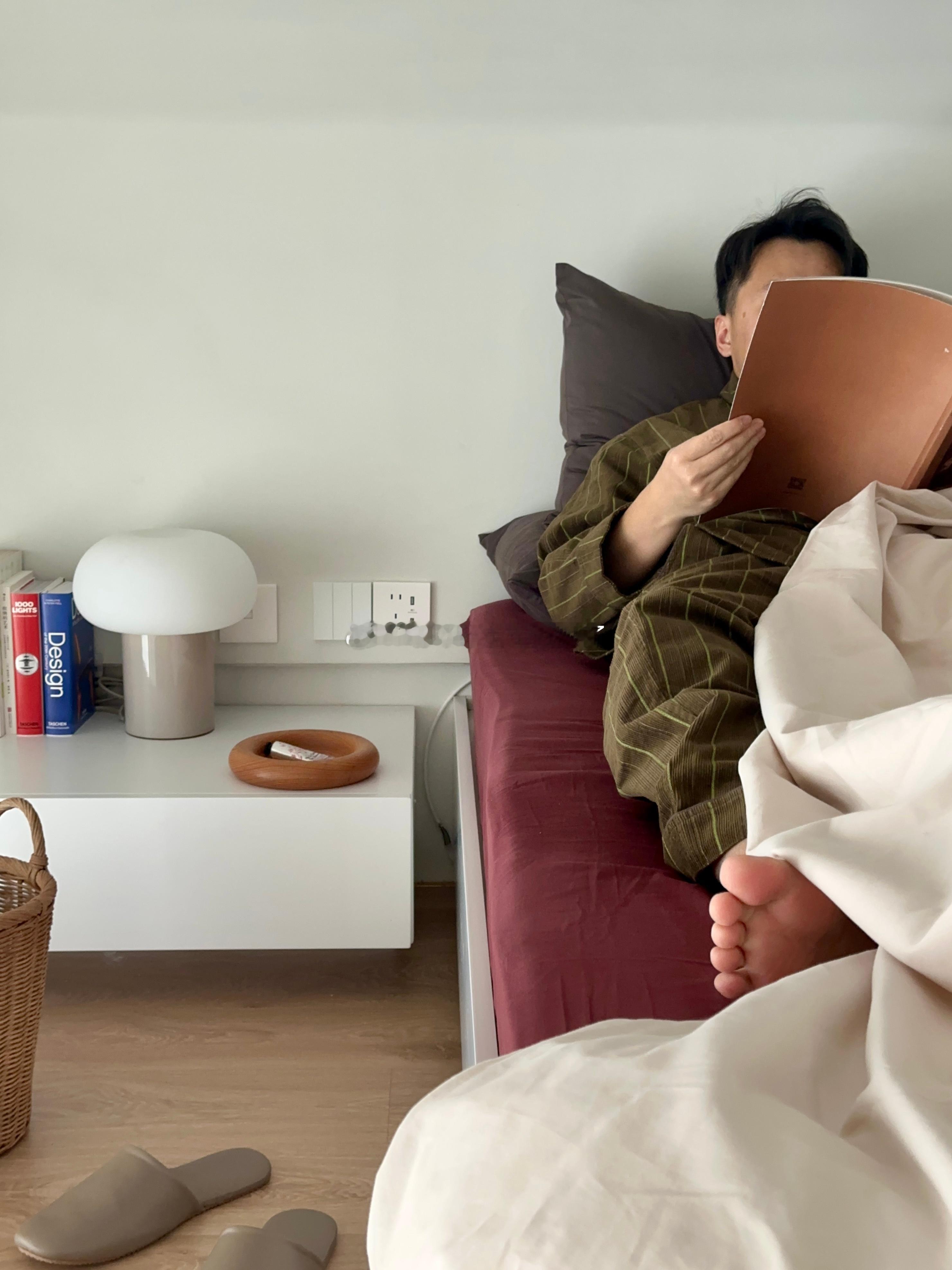 你睡觉时空调开多少度？ 晚上空调开多少度最适合夏日居家氛围感 ​​​