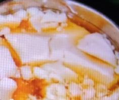 你喜欢吃咸豆腐花还是甜豆腐花？炎热的夏天来一碗冰镇豆腐花，才是真的爽。

有些冰
