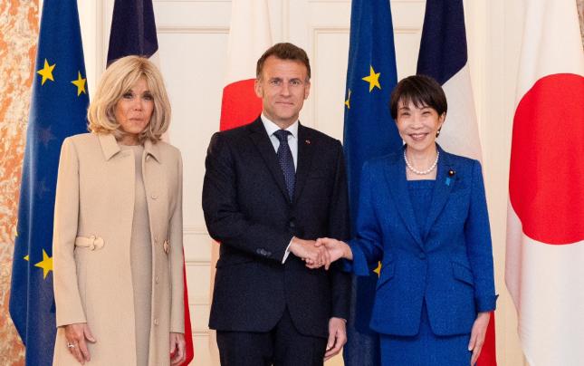 日本、法国联合喊话中国

当地时间4月1日，法国总统马克龙在日本和高市早苗在东京