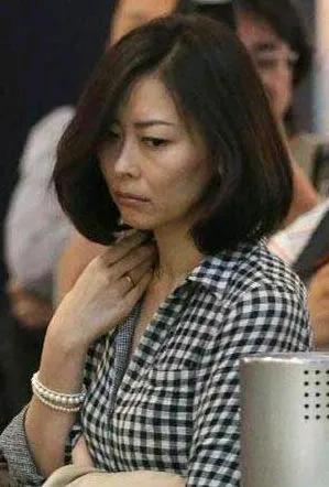 实在是太意外了，日本女演员中山美穗被发现死于家里的浴缸中，终年54岁。

还记得