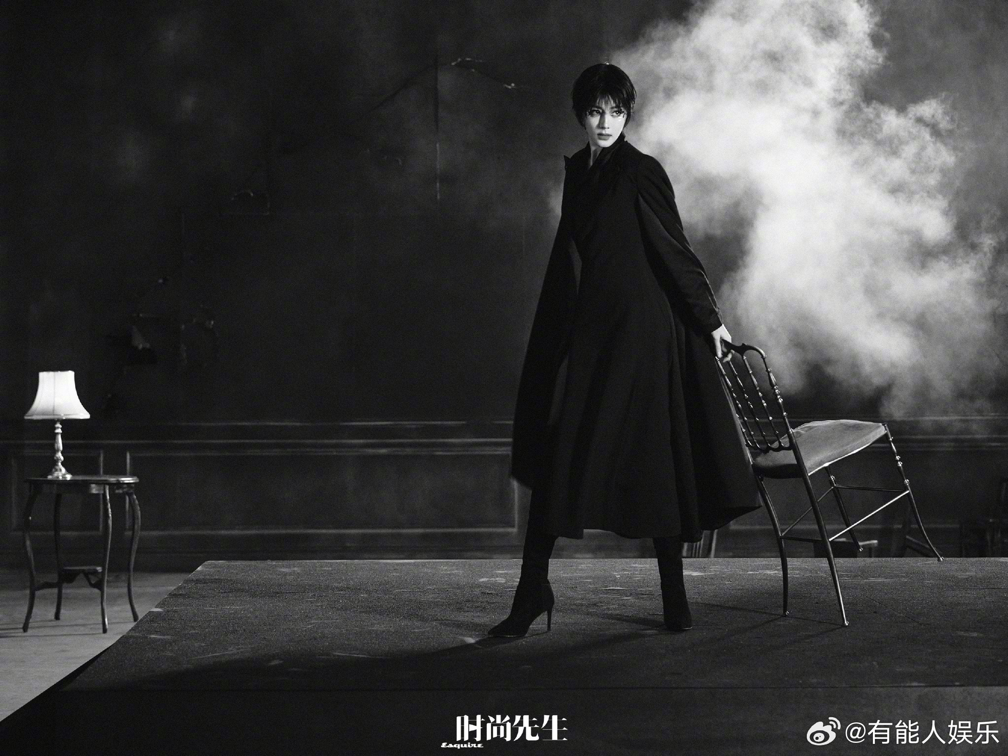 迪丽热巴高定高珠女帝迪丽热巴淬火重生大片 淬火主题太适合她了，短发造型配上高定高