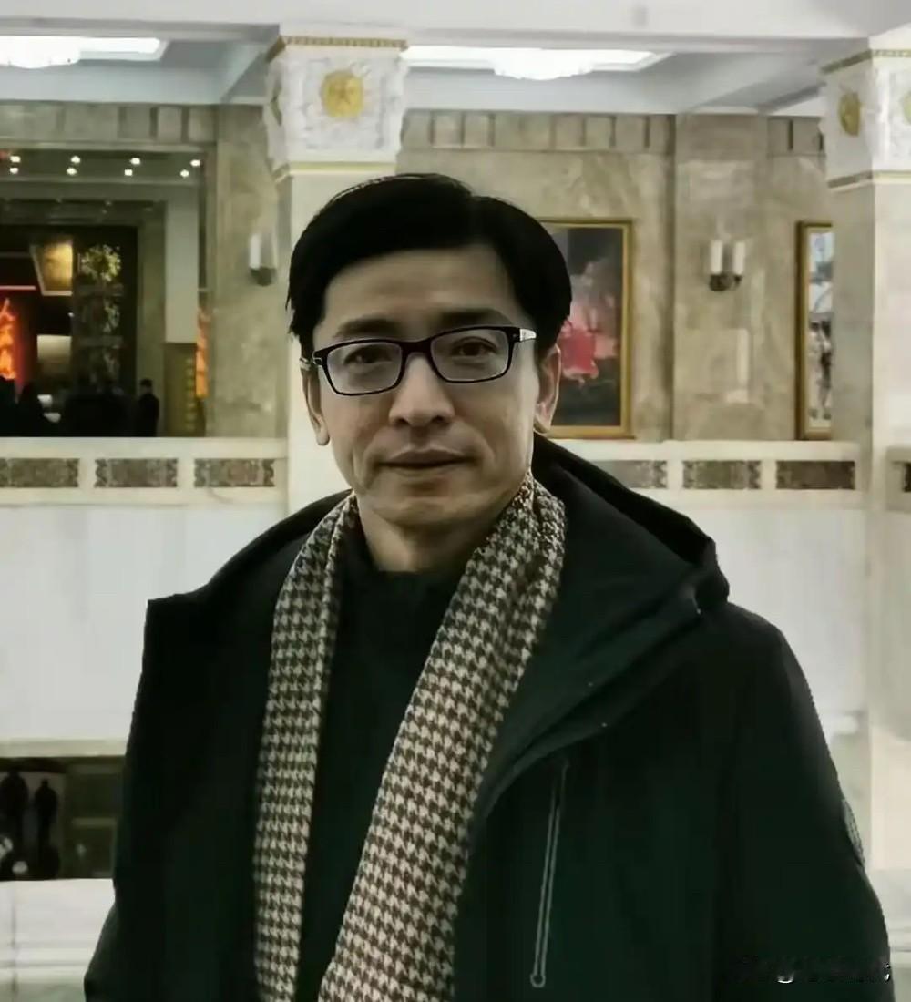 不到万不得已是不会投案自首的！不到24小时中戏两任系主任陈刚和王鑫接连投案，是因