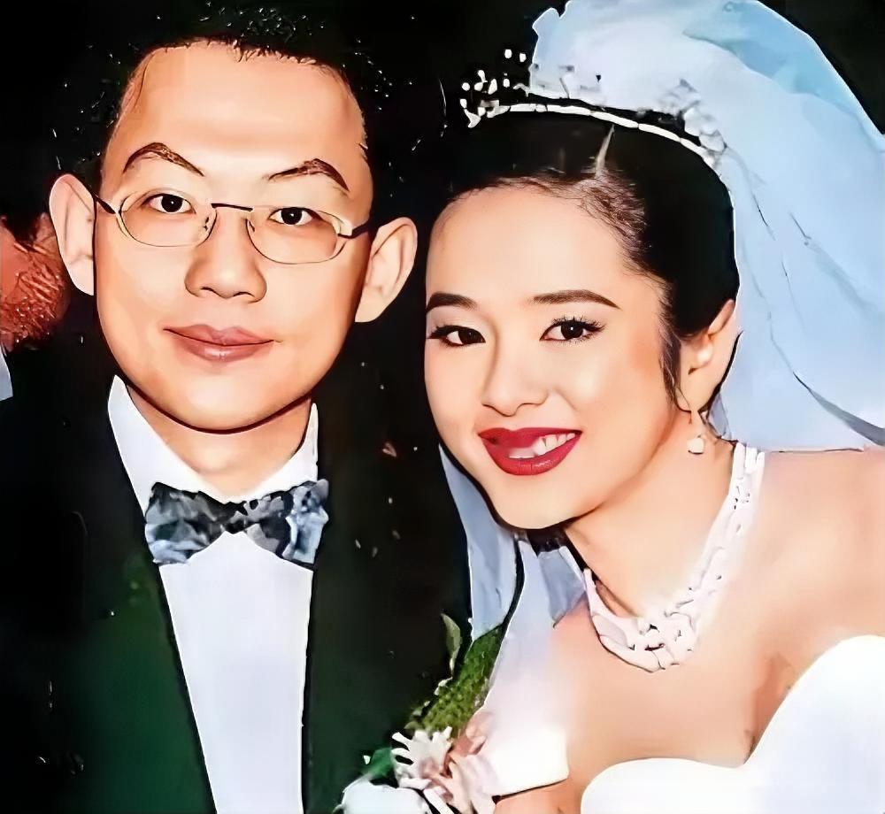 1995年，叶蕴仪拒绝了苦追她三年的林志颖，转身嫁给了千亿富豪的陈柏浩，婚后的第