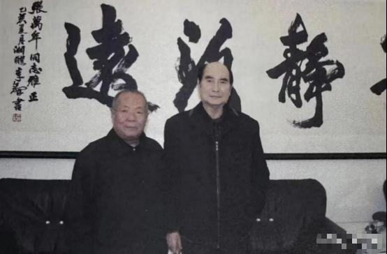 1991年3月，那天下大雪，济南军区司令员张万年却突然要去菏泽单县，寻找他当年的