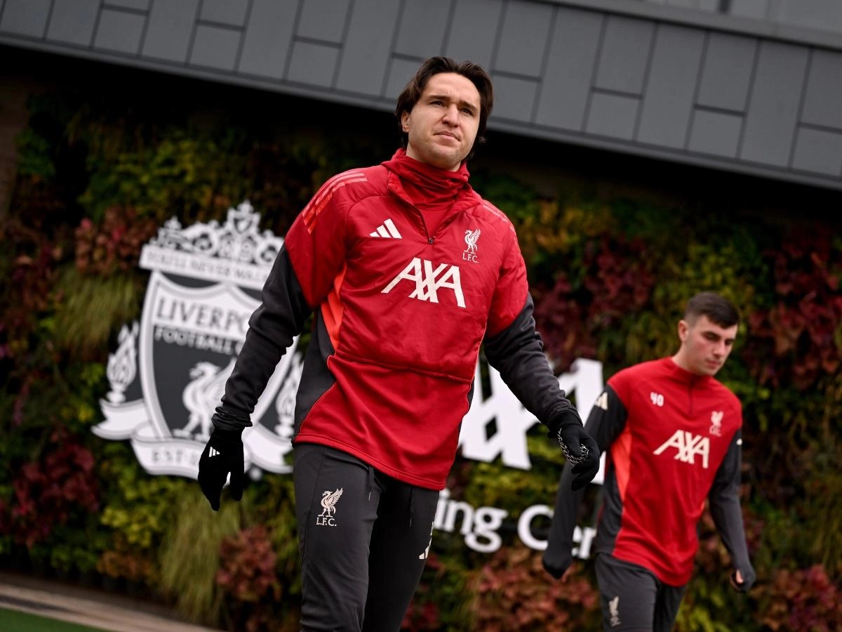 每次训练前总有人“跪安”，继队长和琼斯后，这次轮到谁