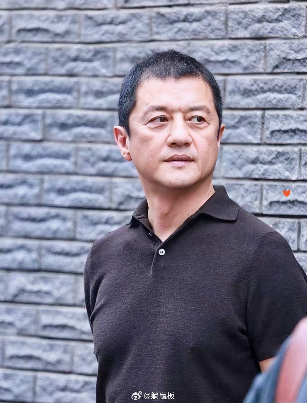 李亚鹏现在估计很头疼，他无论如何也想不到，3月31号大半夜，李亚鹏又被顶上了热搜