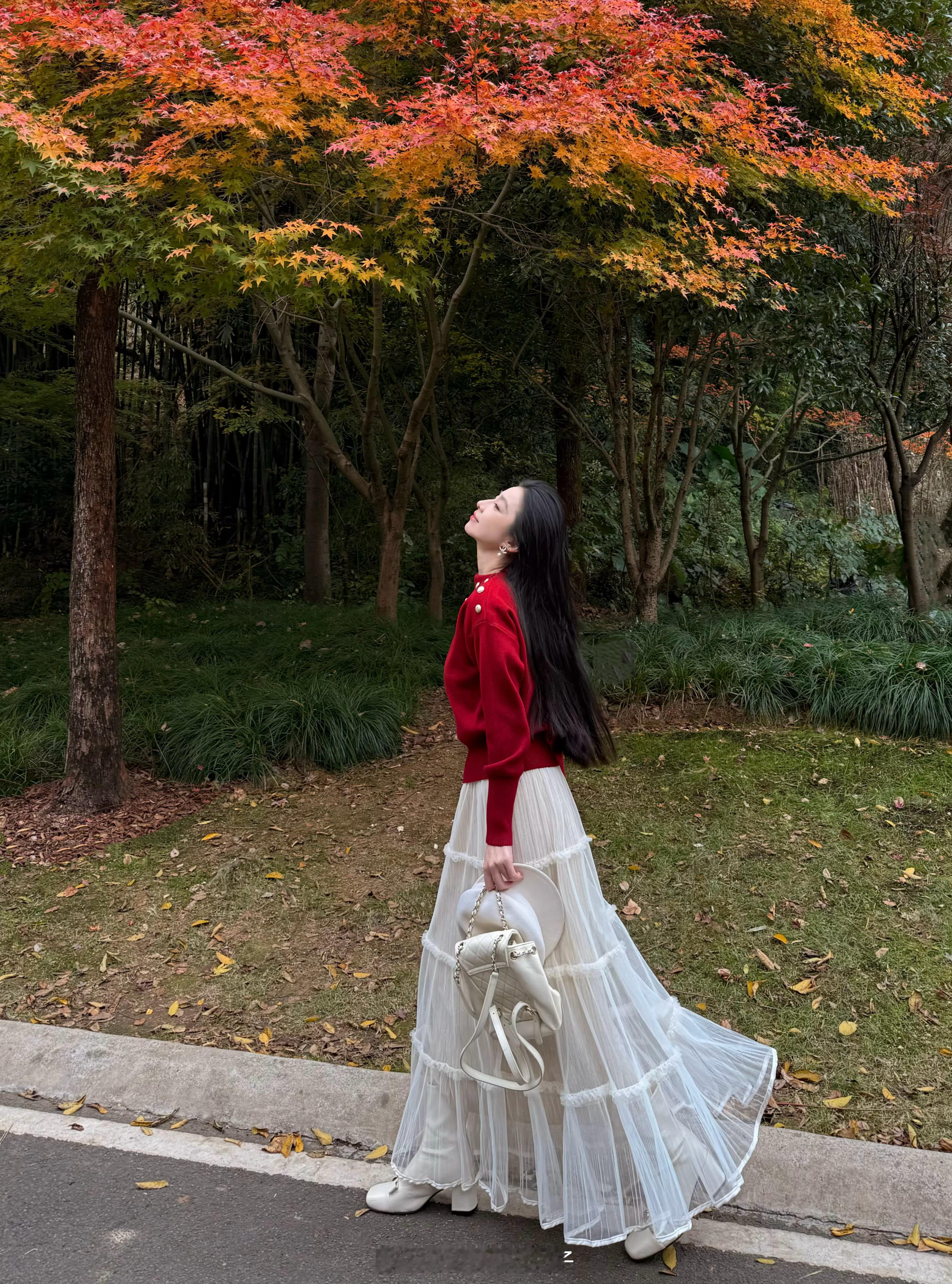 今晚20:00见哦👀再来一波红红火火🍁「Zan里来个上衣or裙」过年不可少的