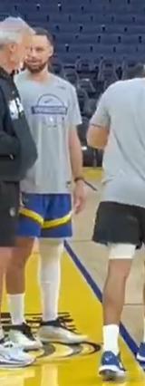 wait，库里穿的阿迪？看不清，是哈登还是爱德华兹？ 搜了一下，应该是哈登10 