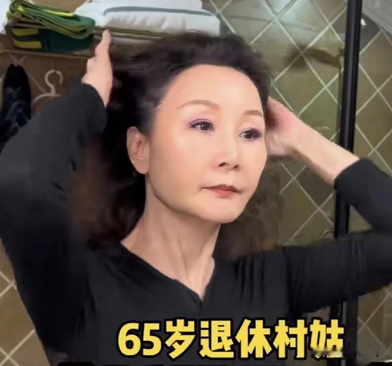 雪瑞姑姑的账号停留在3月，600万粉丝等不到一句话解释。儿子不再更新了，九十多岁