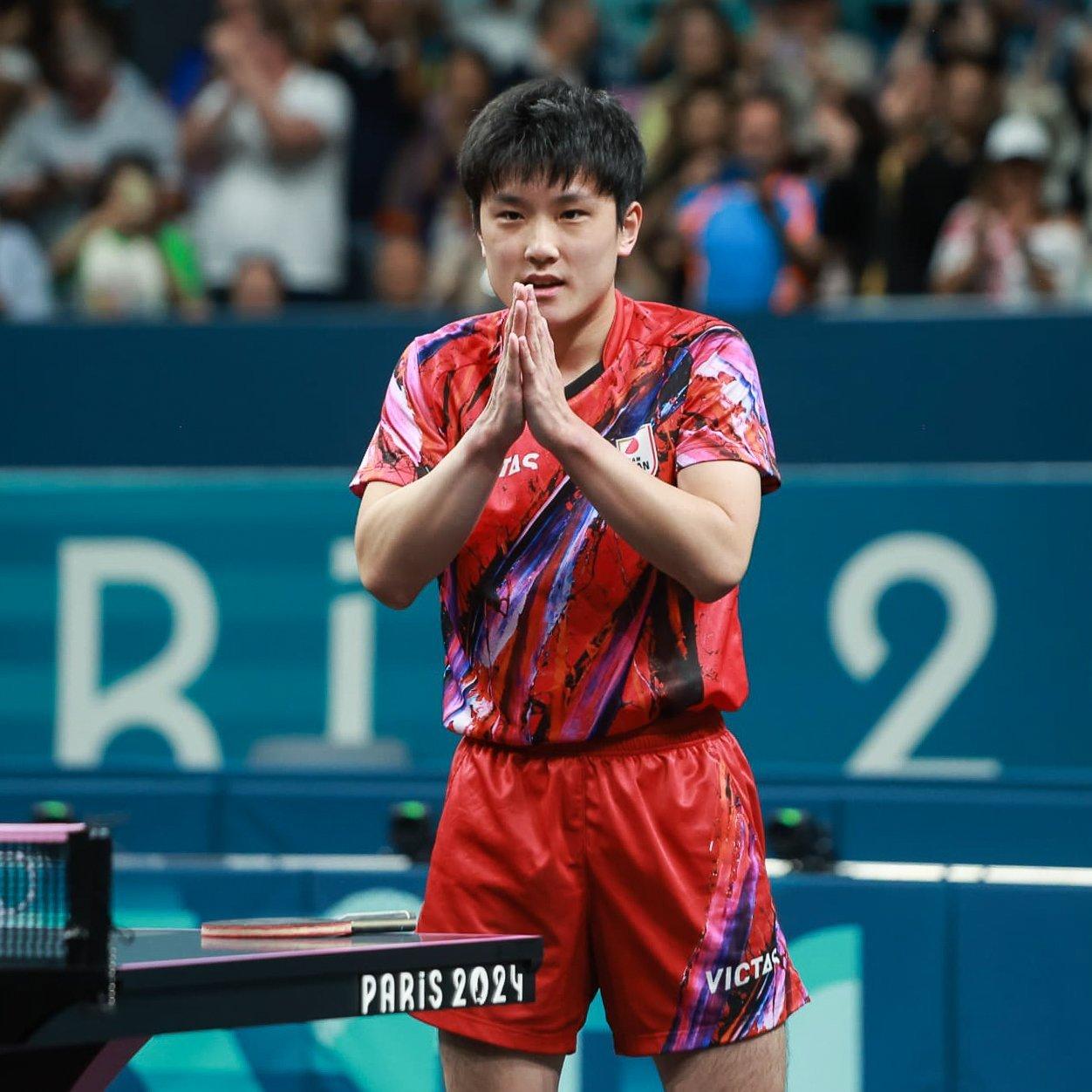 关于张本智和：有 3 个事实要“认清”

1、吵归吵闹归闹，张本一家目前还是国乒