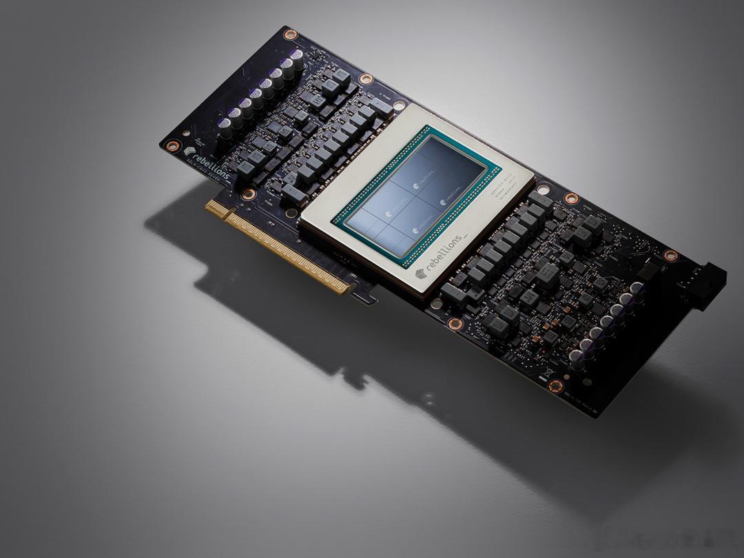 彭博社今日报道称，NVIDIA 已就可能的合作与韩国 AI 芯片企业 Rebel