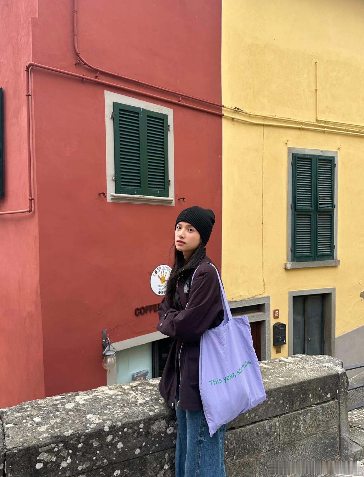 张婧仪今日营业，文艺小张上线🤤🤤 