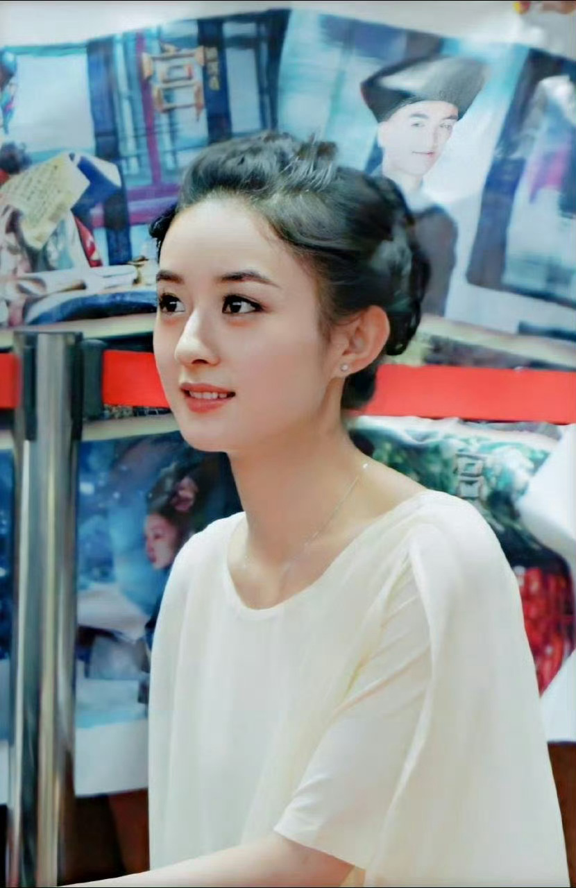 赵丽颖电影澎湖海战 zly赵丽颖黄和娘“风尘仆仆赴约落霞边的筵席，携带合欢月亮与