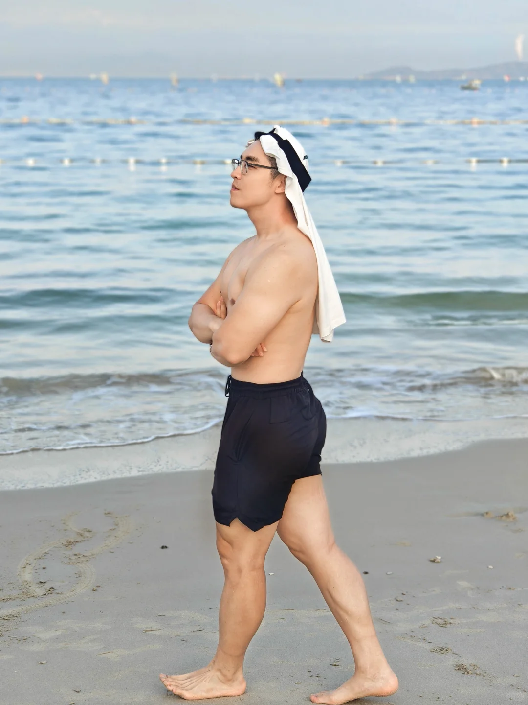 如何在沙滩假装自己是个有钱人？