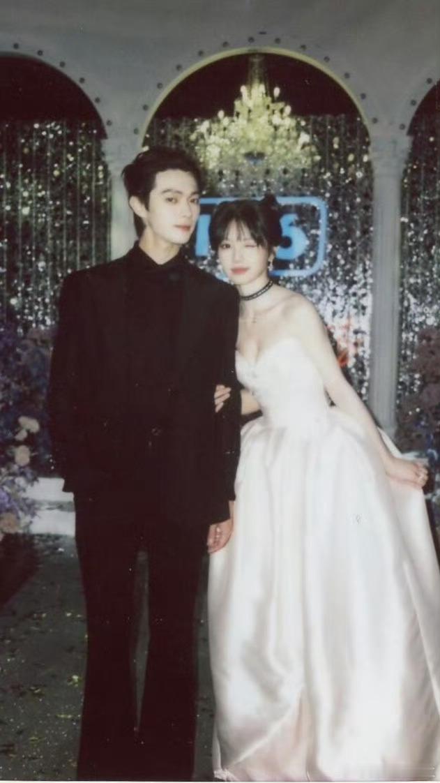 嘿嘿嘿明天就能看到田曦薇许凯的子夜归 hi6咯 ​​​
