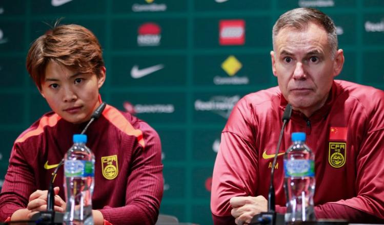 中国女足以一场大胜为农历蛇年收官！
2月13日晚上，中国女足在深圳与越南女足展开