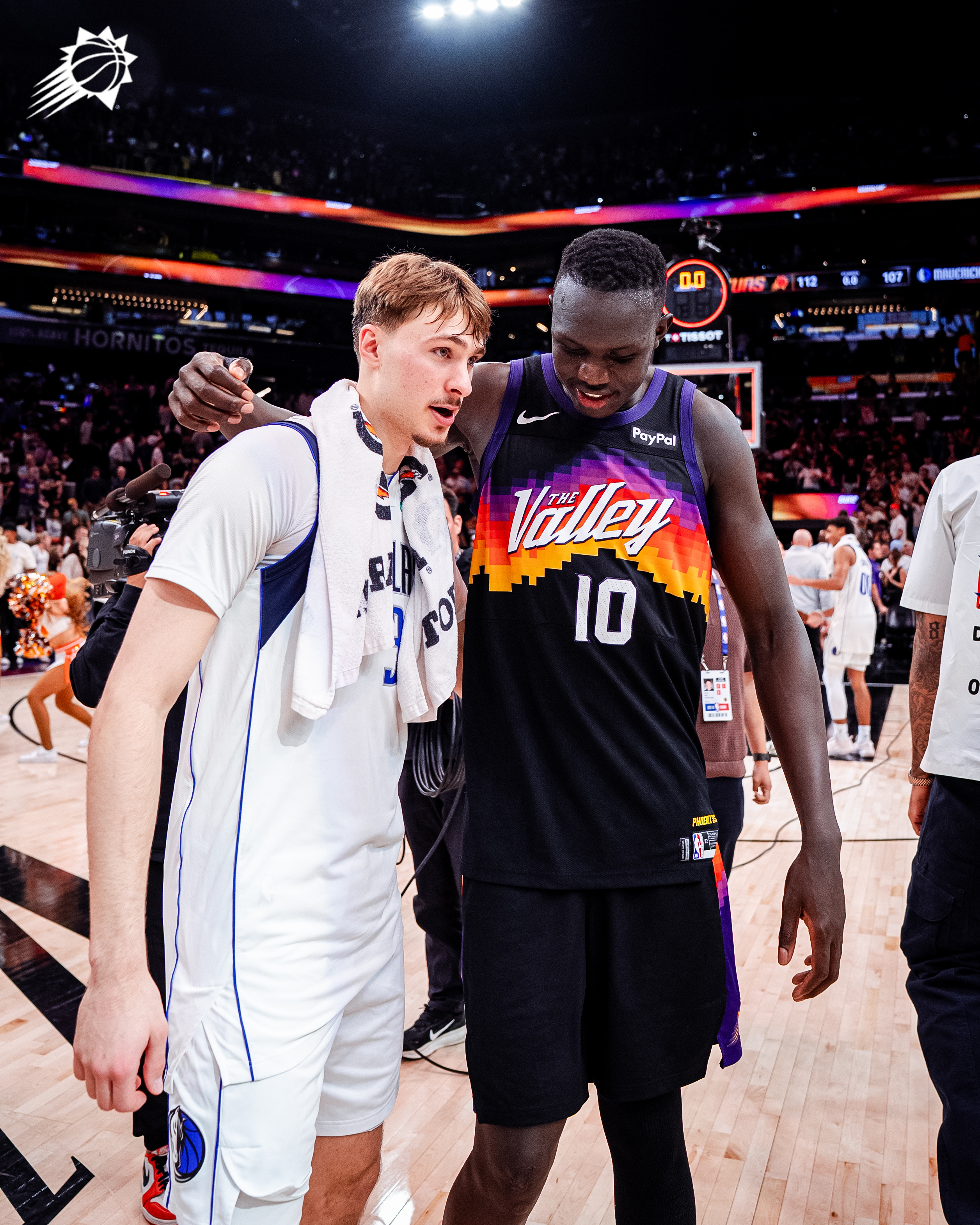 10 ✖️ 32兄弟俩本场互动不断啊😊菲尼克斯太阳 ｜旭日东升 ｜独行侠vs太