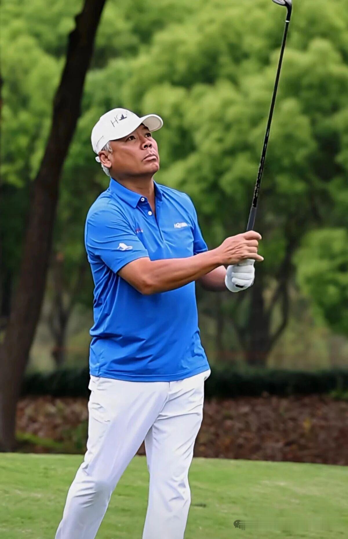 演员巫启贤打球也是这么牛