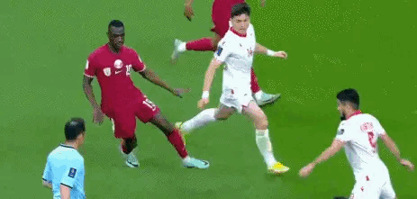 中国国足，看似没救，似乎又有救了。[捂脸][捂脸]卡塔尔队和日本裁判都挺有意思的