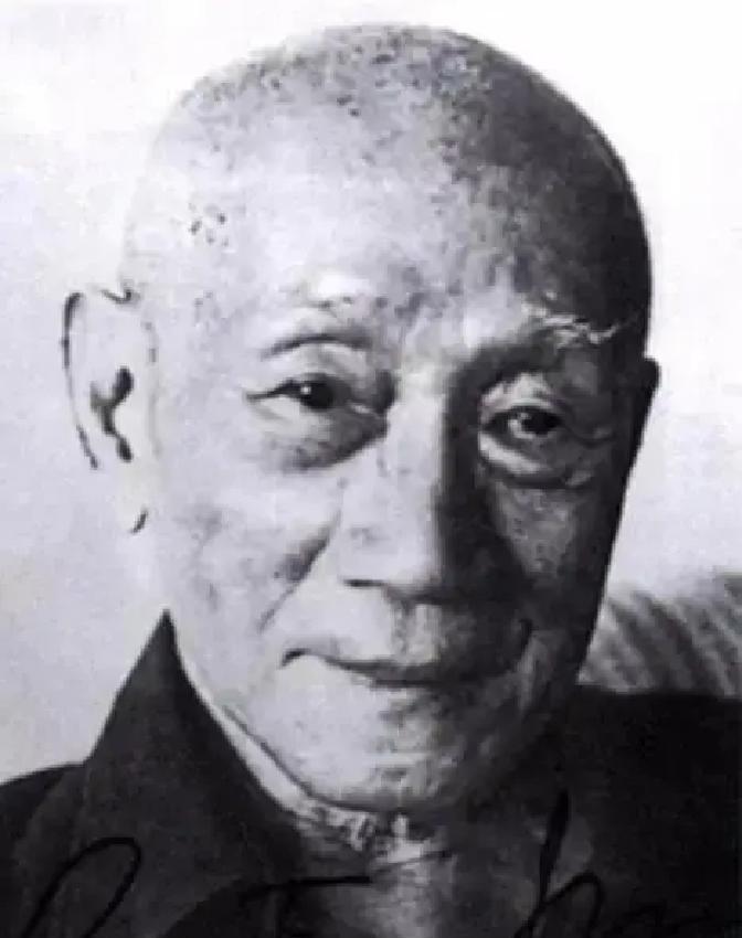 1907年，林风眠母亲被族人抓去“沉塘”，年仅7岁的他拿起一把砍柴刀就冲向人群，