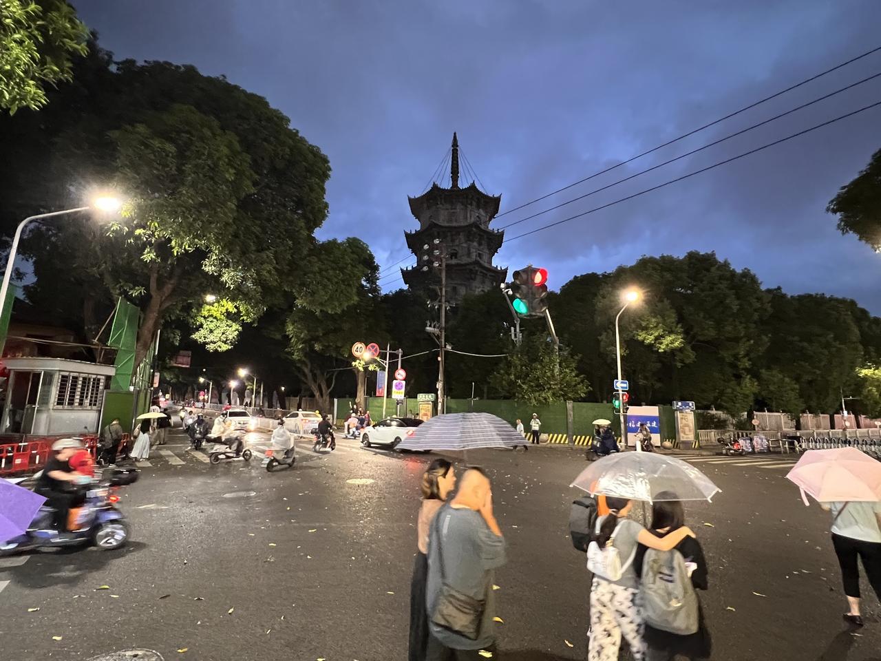 为何说福建泉州西街的美只有走过后才明白？有人问我福建泉州的西街究竟哪里好，我也不