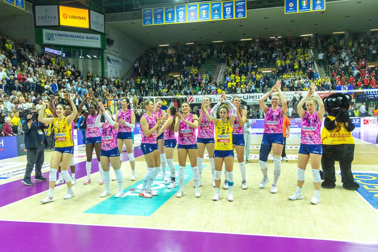 科内利亚诺3-2米兰，决赛第一场险胜

2025-2026女排意甲决赛首回合，科