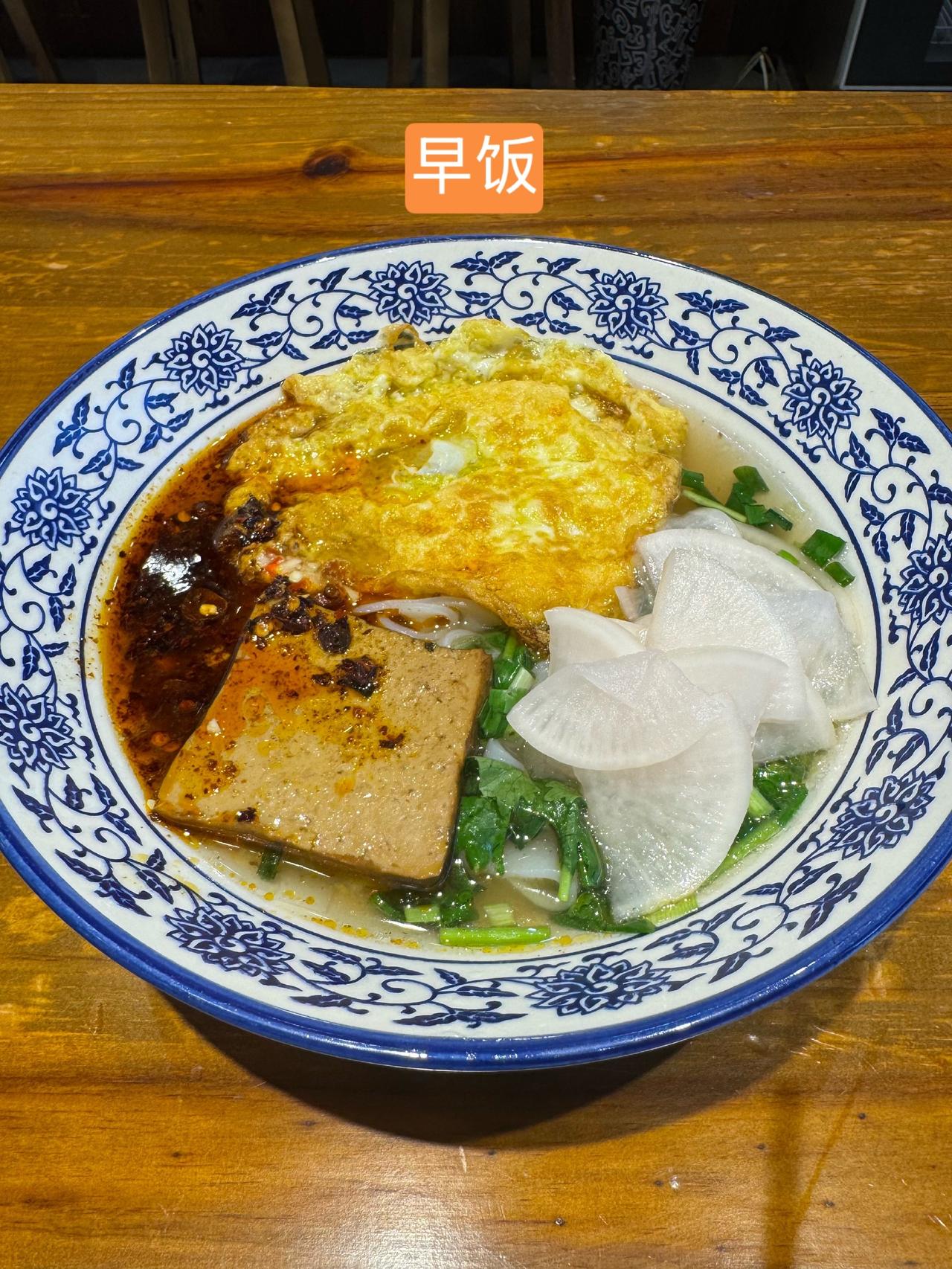 七分饱原来是吃不饱[苦涩]

而我一直认为七分饱是吃饱了，十分饱是吃撑了 ​
