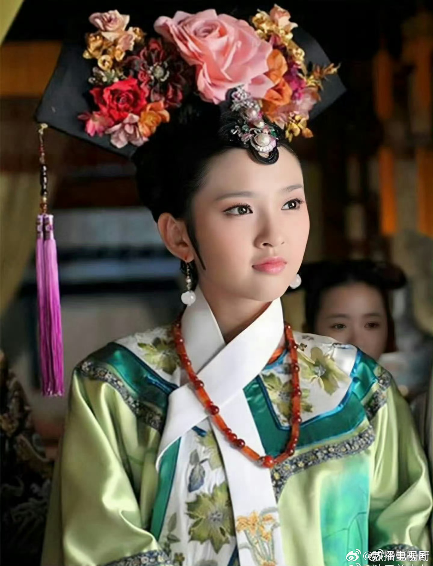 陶昕然唐艺昕坐在一起谁懂啊！看到她俩同框直接梦回甄嬛传，一说安陵容立刻有画面，这