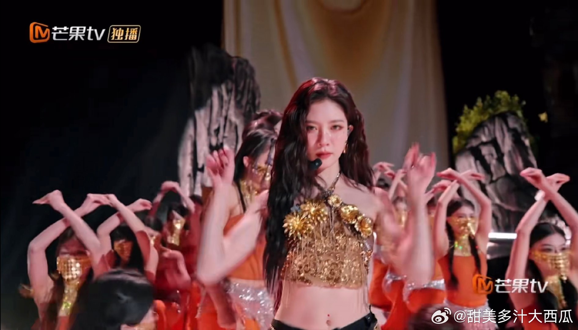 宋妍霏在舞娘里放了什么乘风2025 谁能扛得住宋妍霏《舞娘》的魅力攻击？热辣舞姿