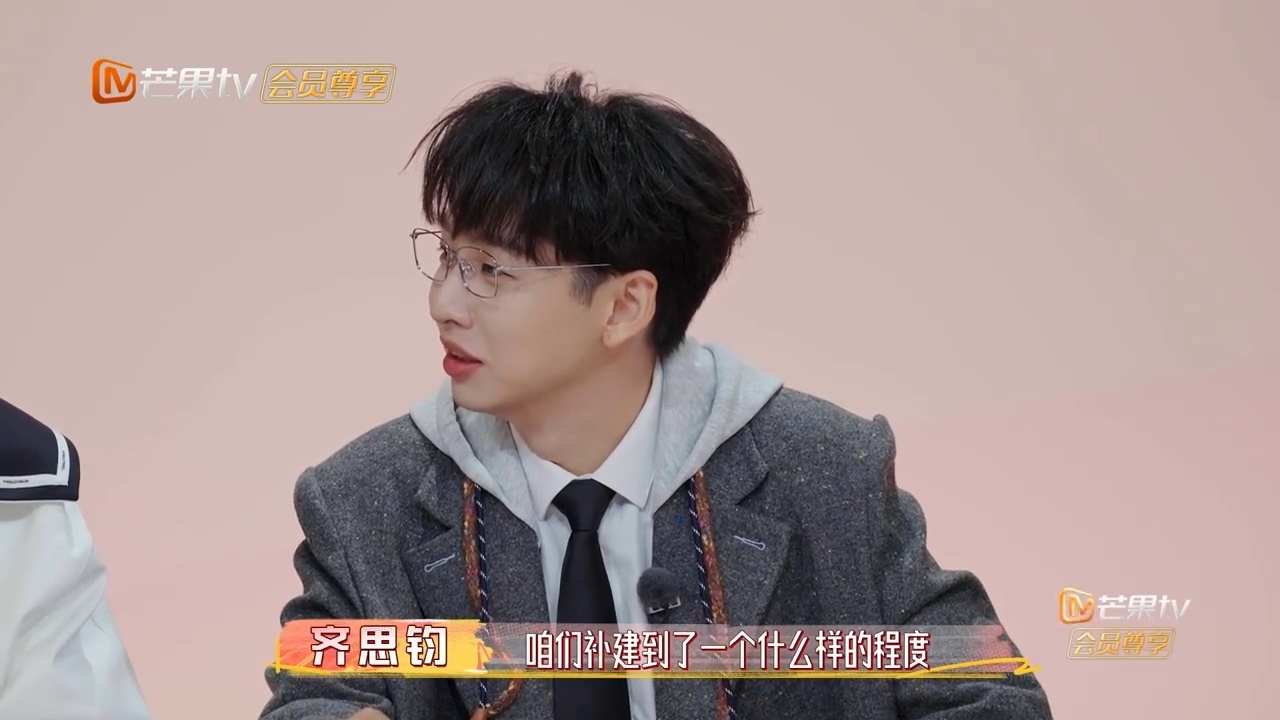 中国boy塌房有后续了我家那小子谁还记得墙洞梗！中国BOY终于把家里破洞补上啦 