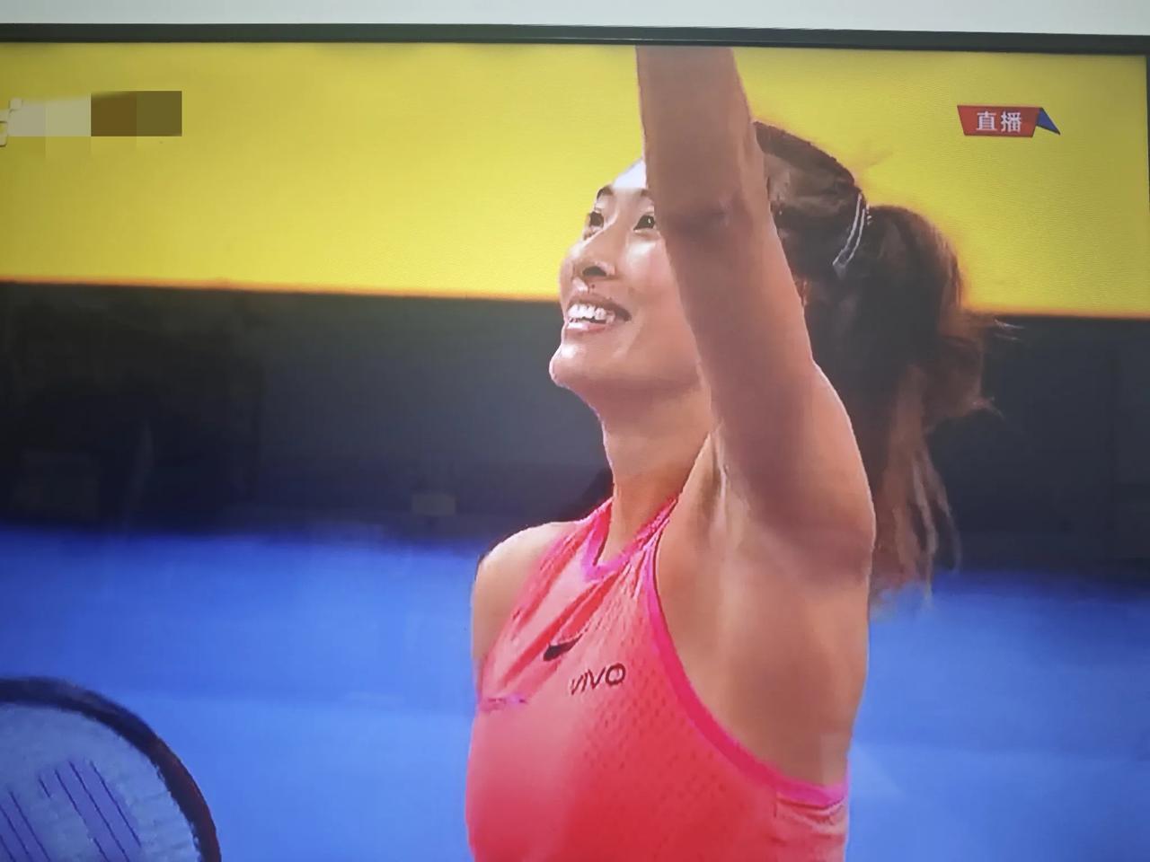 安德烈耶娃输掉了比赛，赞助商们都长出了一口气！
毕竟，谁得冠军都无所谓，可郑钦文