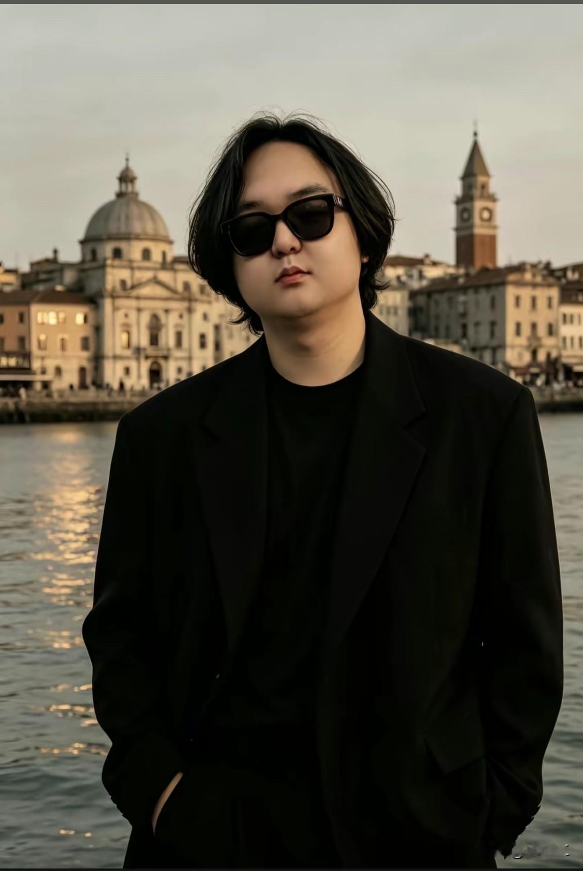 他们两个谁的人气体量更大呢？

旭旭宝宝应该已经火了十几年，作为一个不怎么看直播