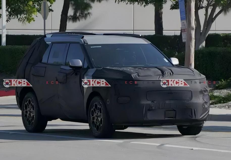 全新现代途胜谍照曝光！加州首试，伪装下藏着“硬汉”心？[哆啦A梦吃惊]

现款以