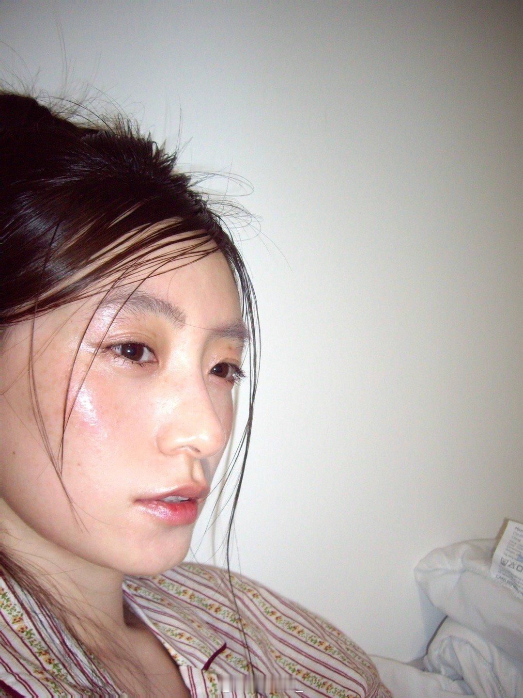 不同设备的拍摄 图三黄黄的颜色也很喜欢嗯嗯 晚安 