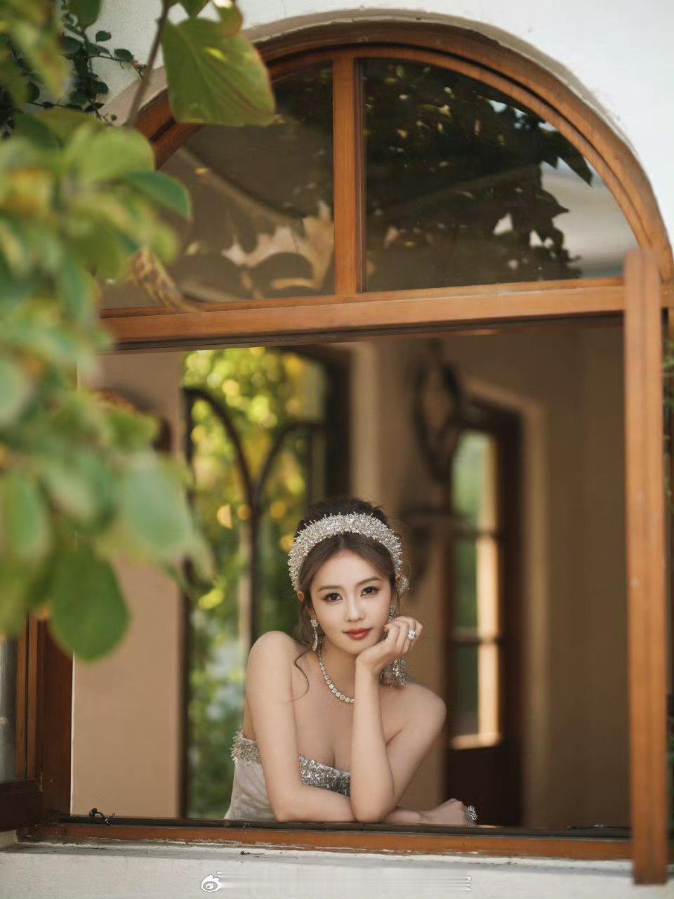 白鹿 美神每次都觉得她美出新高度，但下次依然会被惊艳到…这是什么永恒的美神降临啊