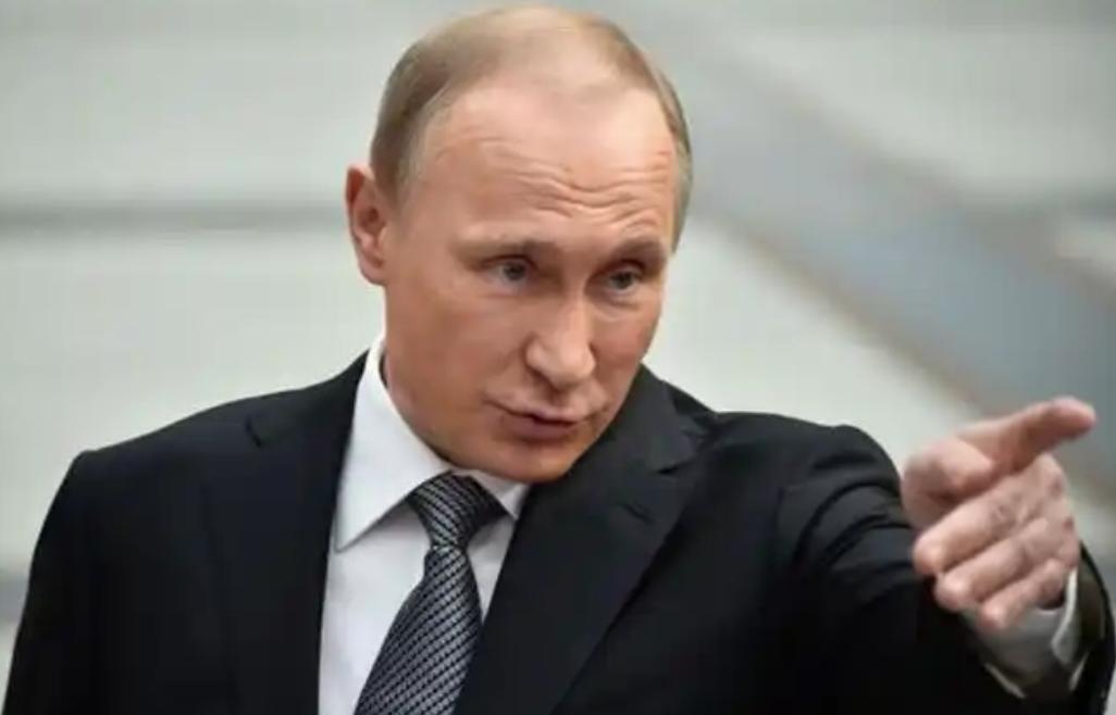 这招太绝了！美国费尽心机把日本推到反华第一线，结果俄罗斯直接抄了日本的大后方。禁