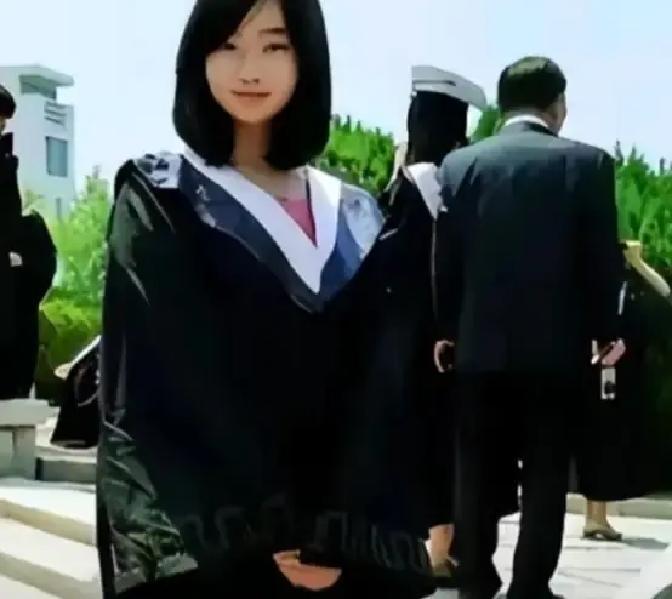 2008年，山东大学一个女孩，在睡梦中梦见佛祖慈祥的对她说：“你是我座下的童子，