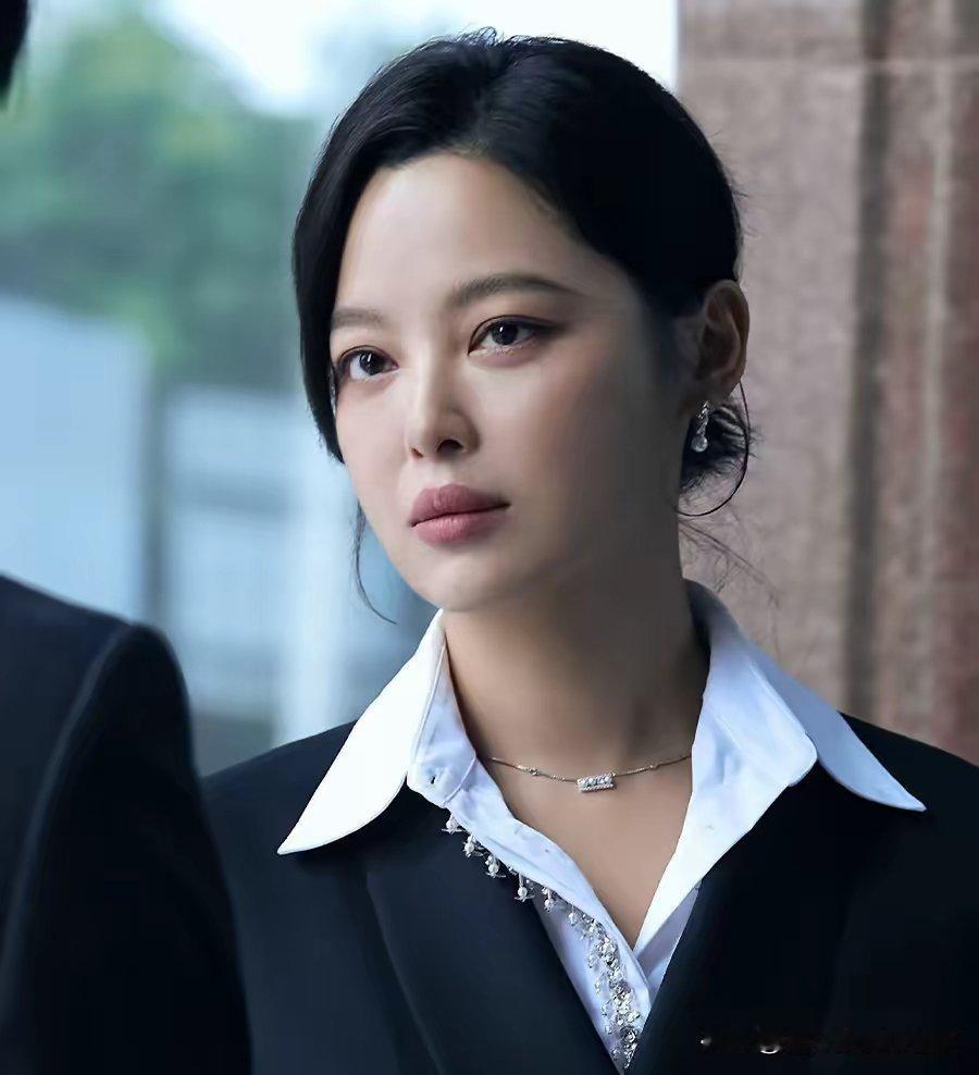 说真的辛芷蕾演技好不好根本不重要她是不是东北大呲花也不重要，原因很简单辛芷蕾的新